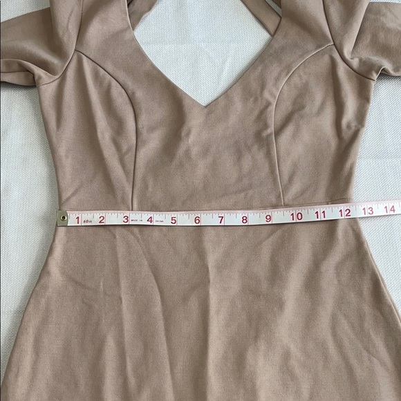 🌟🌟SOLD🌟🌟FASHION NOVA nude V-neck dress cut out shoulders S - Picture 11 of 13